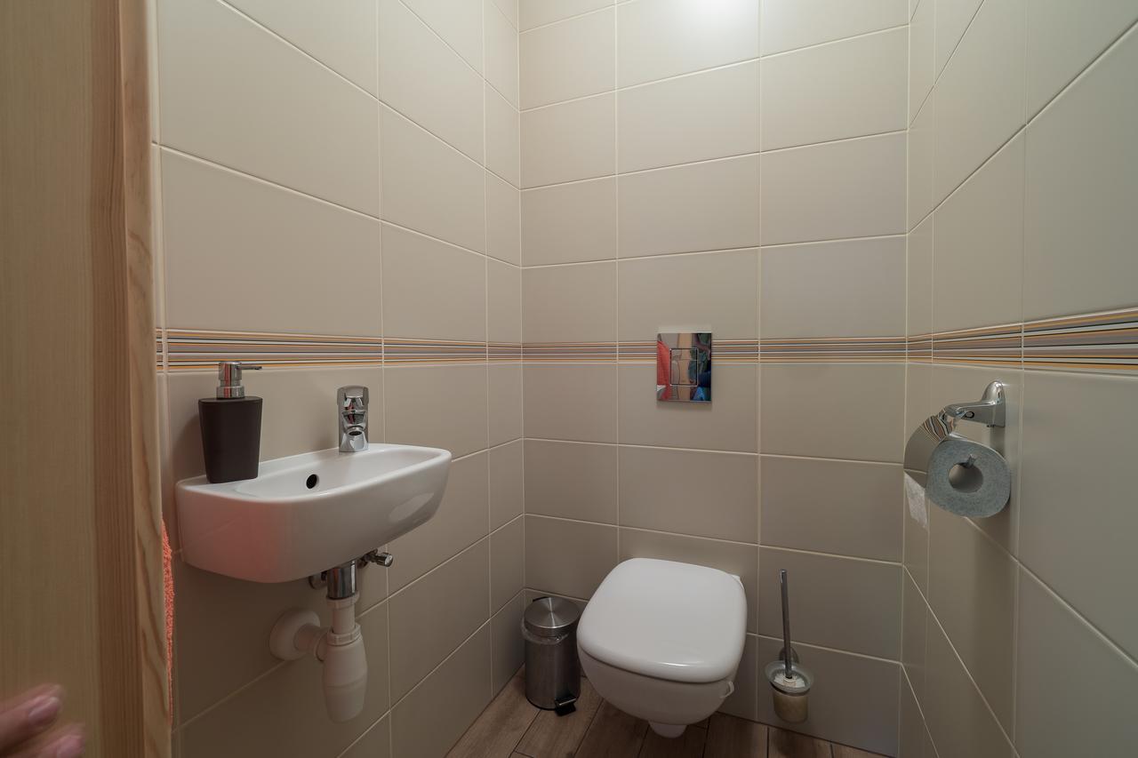 Apartment House Kongen ديمانوفْشكا دولِنا المظهر الخارجي الصورة
